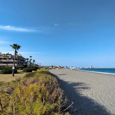 En Paseo Del Mar, Sotogrande Apartment