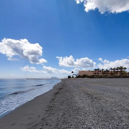 En Paseo Del Mar, Sotogrande